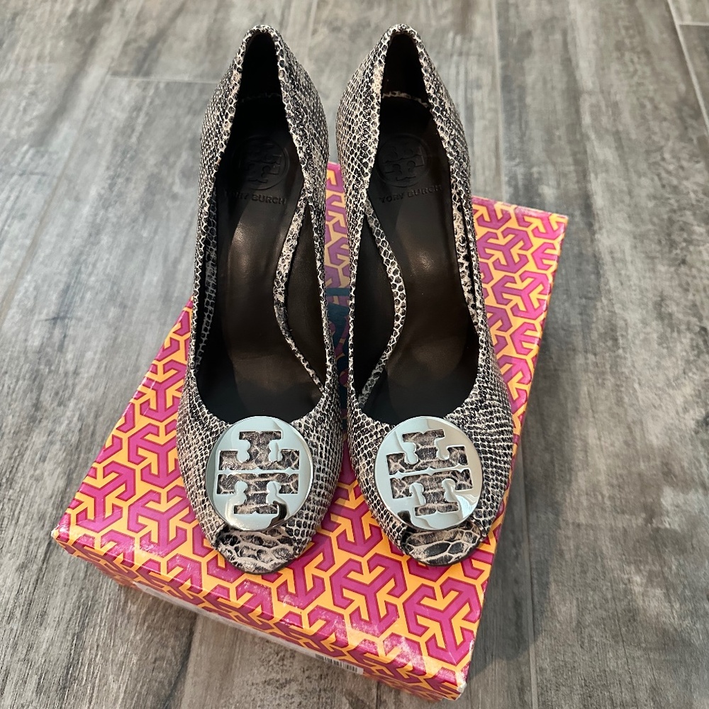 Tory Burch Snakeskin Wedges - Size 10 - Picture 8 of 15